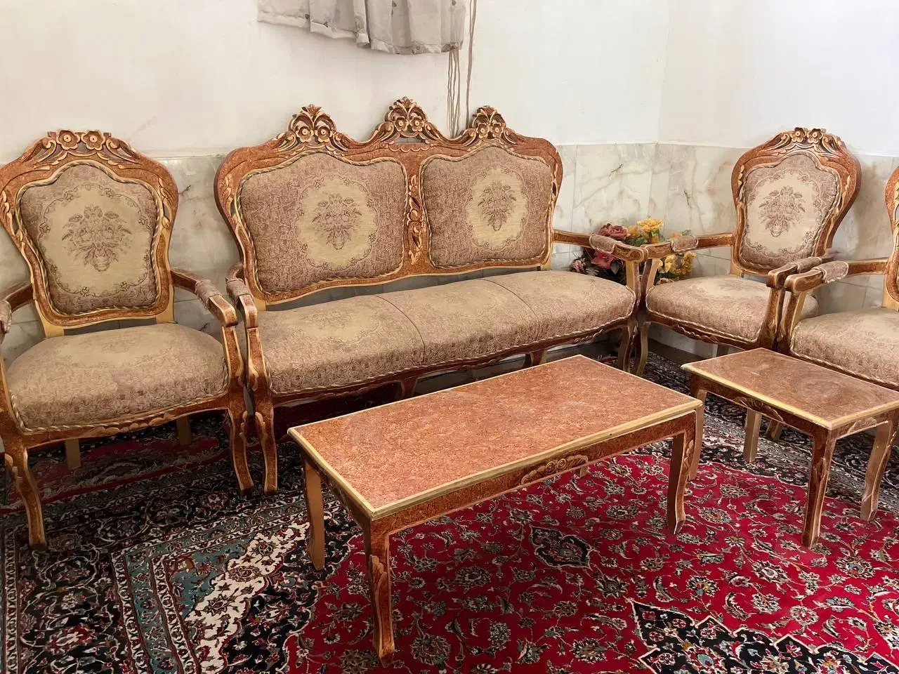 مبل سلطنتی هفت نفره|مبلمان خانگی و میز عسلی|نیشابور, فردوس شمالی|دیوار