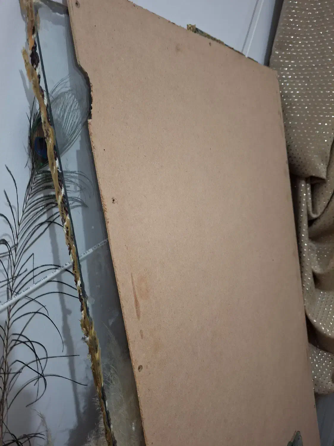 شیشه کامل ویترین  چوب بالا و پشت برنز مستطیلی|بوفه، ویترین، کنسول|قم, شهرک سازمان آب|دیوار