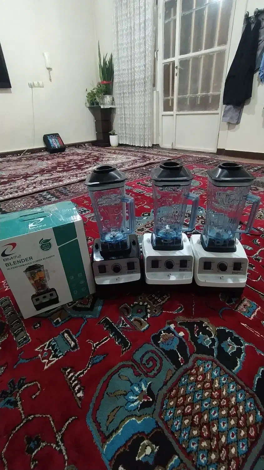 مخلوط کن(Blender) برندBM-72 مدل 2002|آبمیوه‌گیر و آب‌مرکبات‌گیر|باغستان, |دیوار