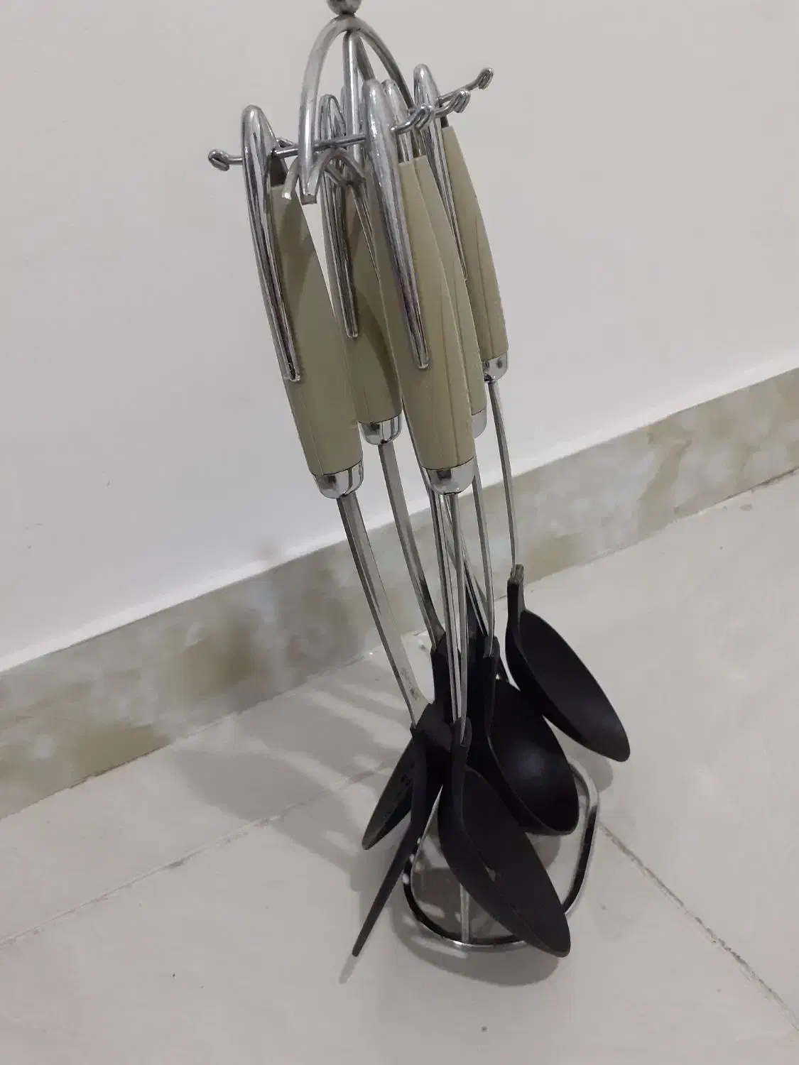 سرویس کفگیر ملاقه نسوز با پایه (استند)|ظروف پختوپز|الوند, |دیوار