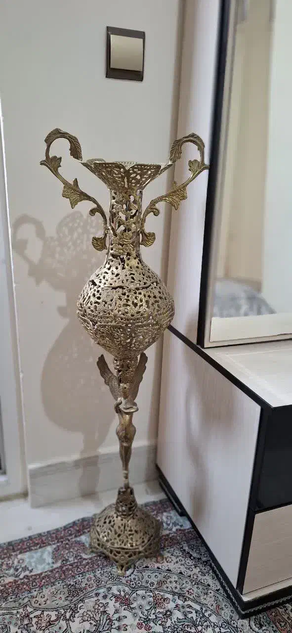 گلدون برنجی|صنایع دستی و سایر لوازم تزئینی|پاکدشت, پاکدشت (مامازند)|دیوار