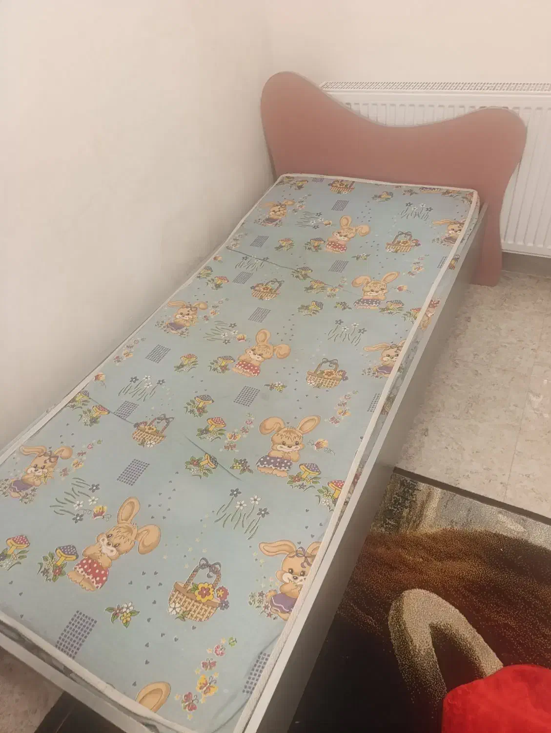 تخت و کمد بسیار تمیز|تخت و سرویس خواب|فولادشهر, C3|دیوار