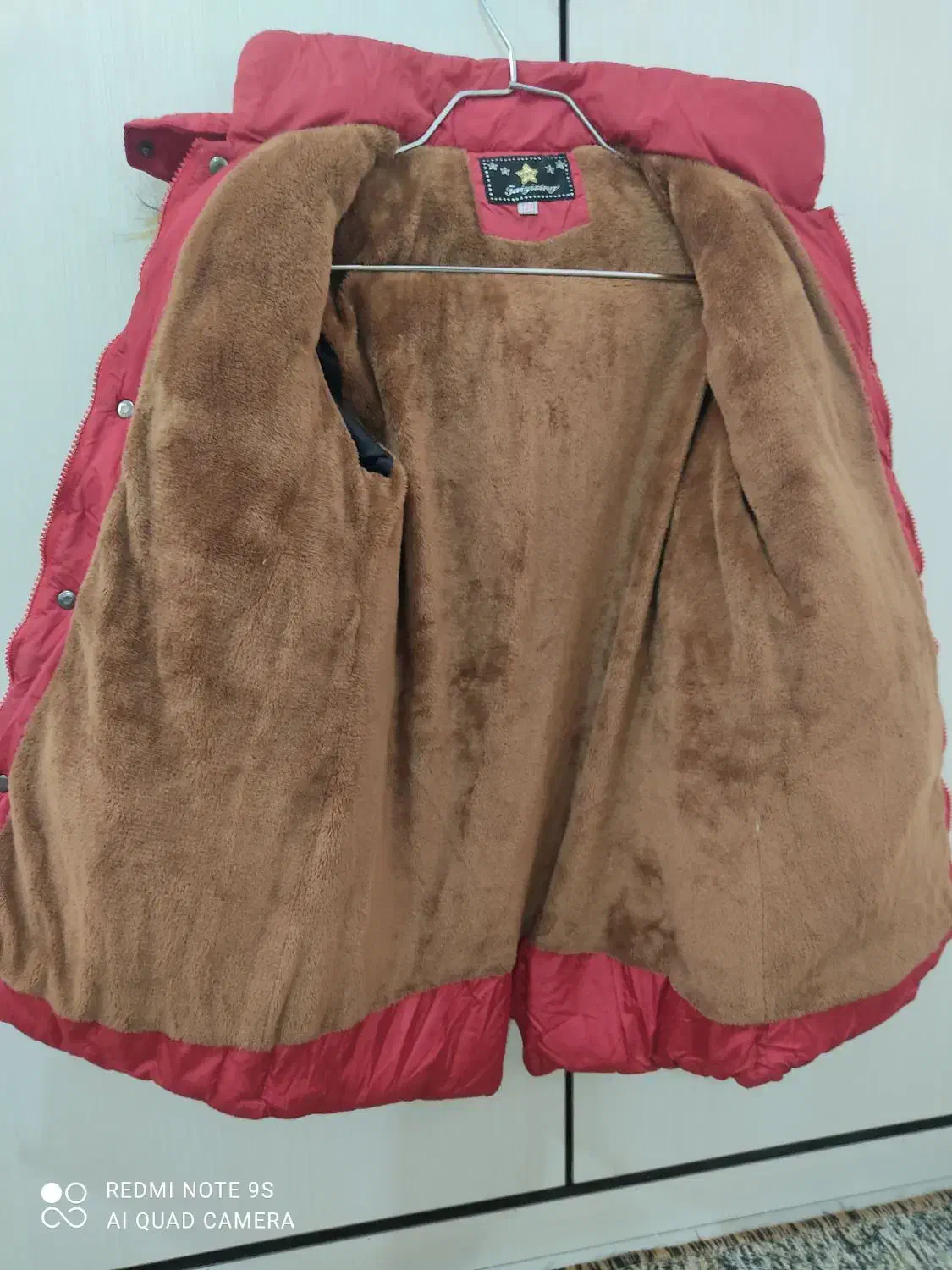 کاپشن پسرانه در حد نو بسیار گرم میفروشم|کفش و لباس بچه|شوشتر, |دیوار