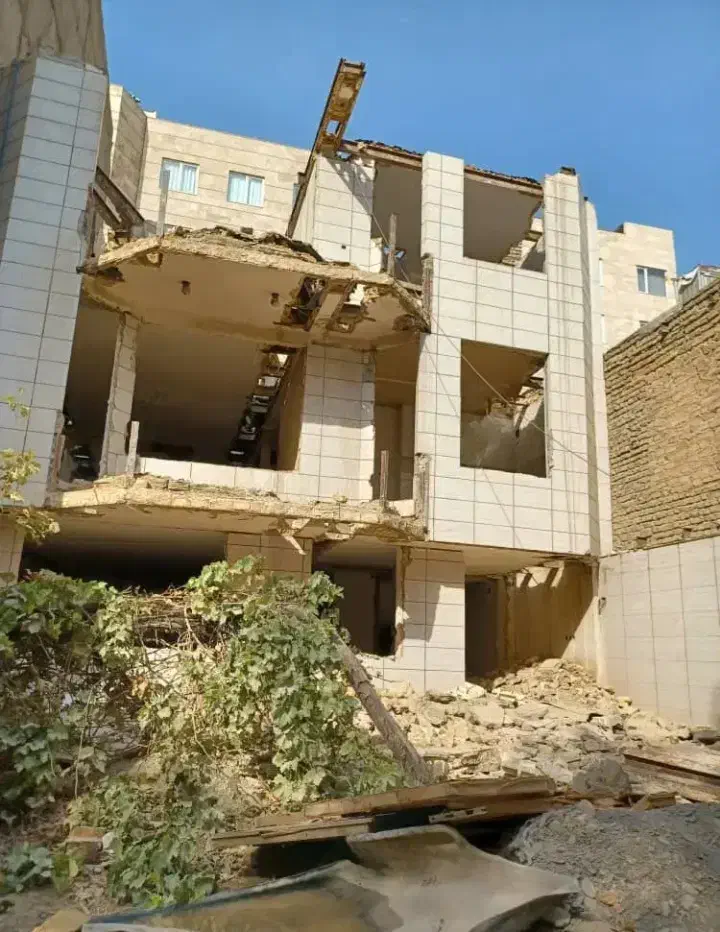 تخریب ساختمان و خاکبرداری|خدمات پیشه و مهارت|مشهد, احمدآباد|دیوار