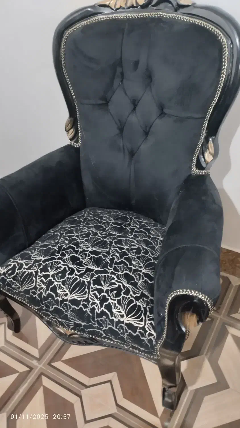 مبل سلطنتی 9 نفره با ۳ عدد جلو مبلی|مبلمان خانگی و میز عسلی|زاهدان, |دیوار