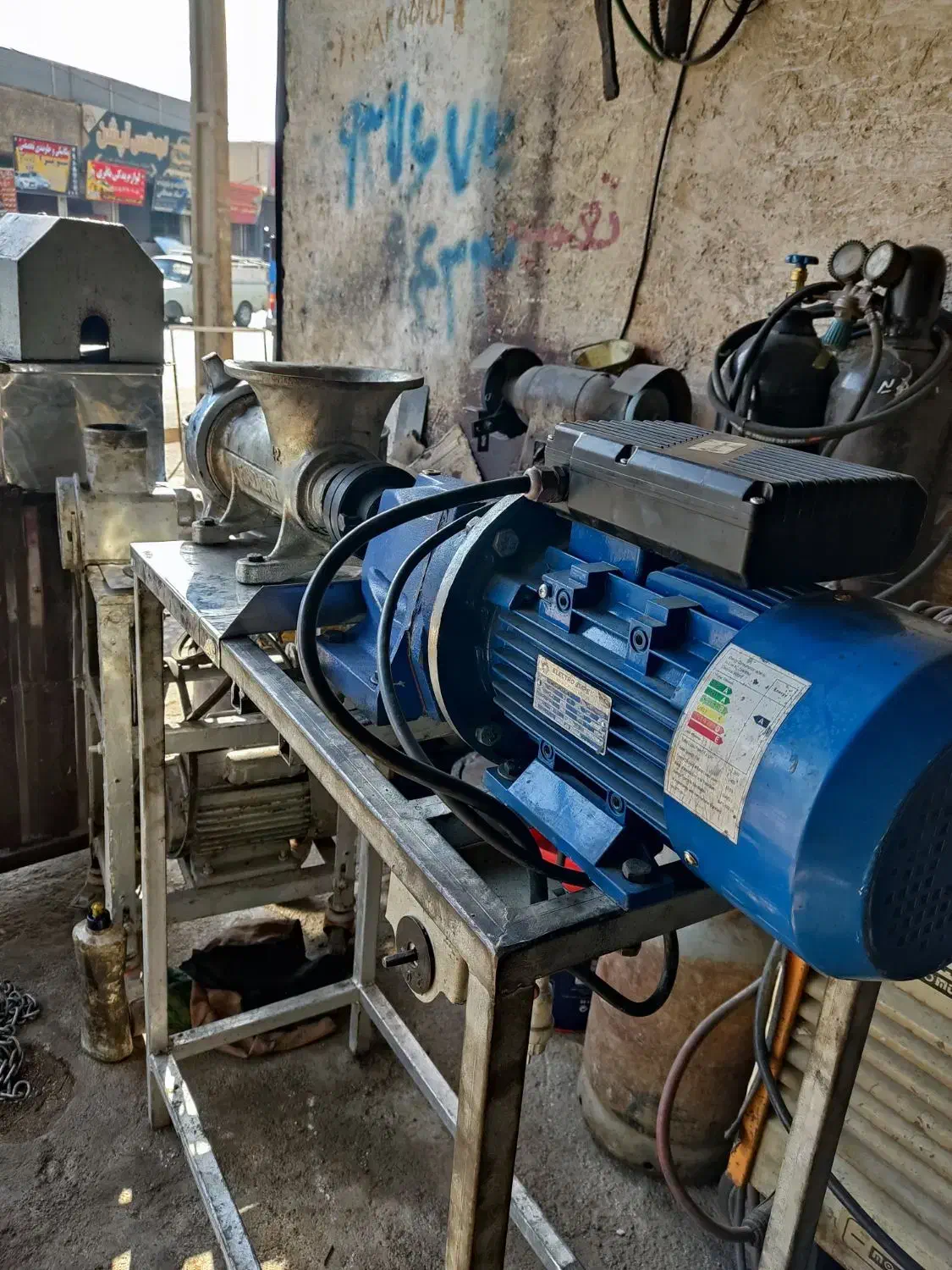 چرخ گوشت|کافی‌شاپ و رستوران|کازرون, |دیوار