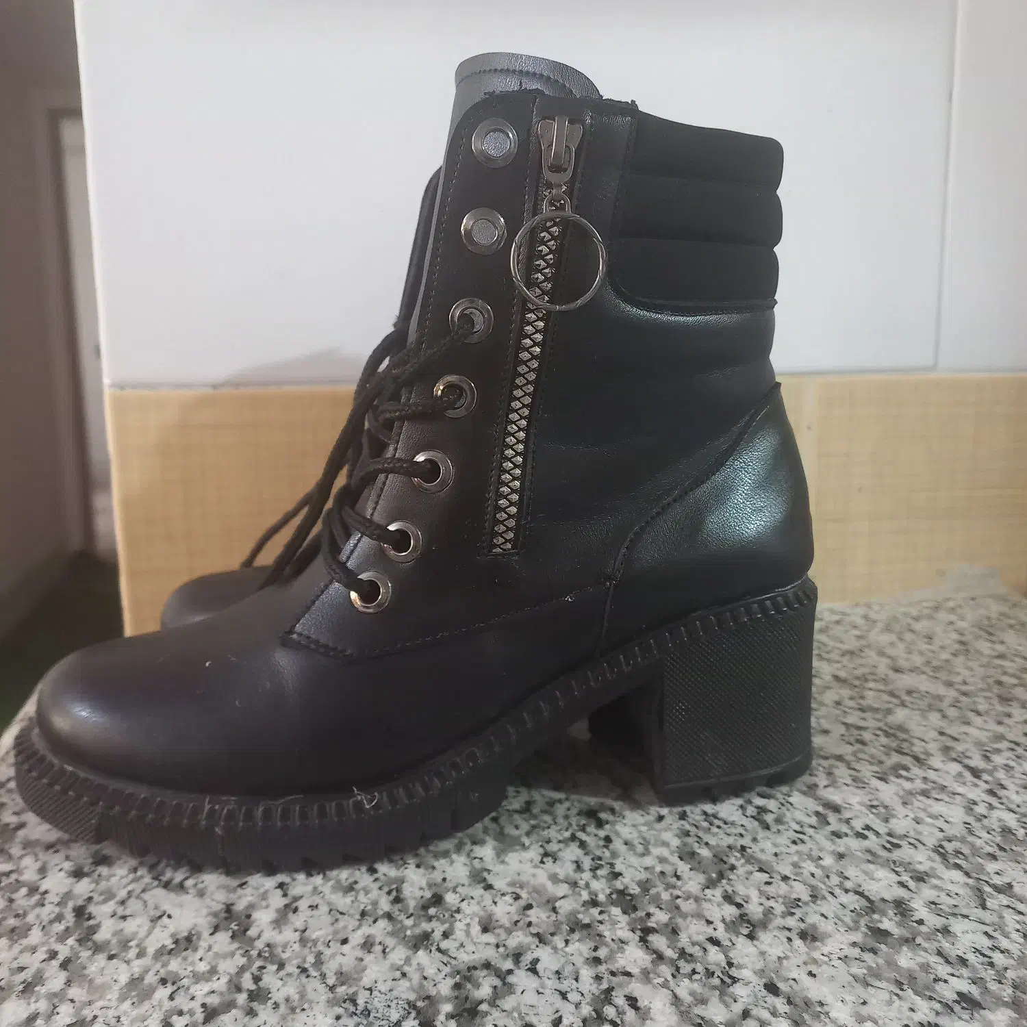 فروش نیم بوت سایز ۳۸ الی ۳۹|کیف، کفش، کمربند|جهرم, |دیوار