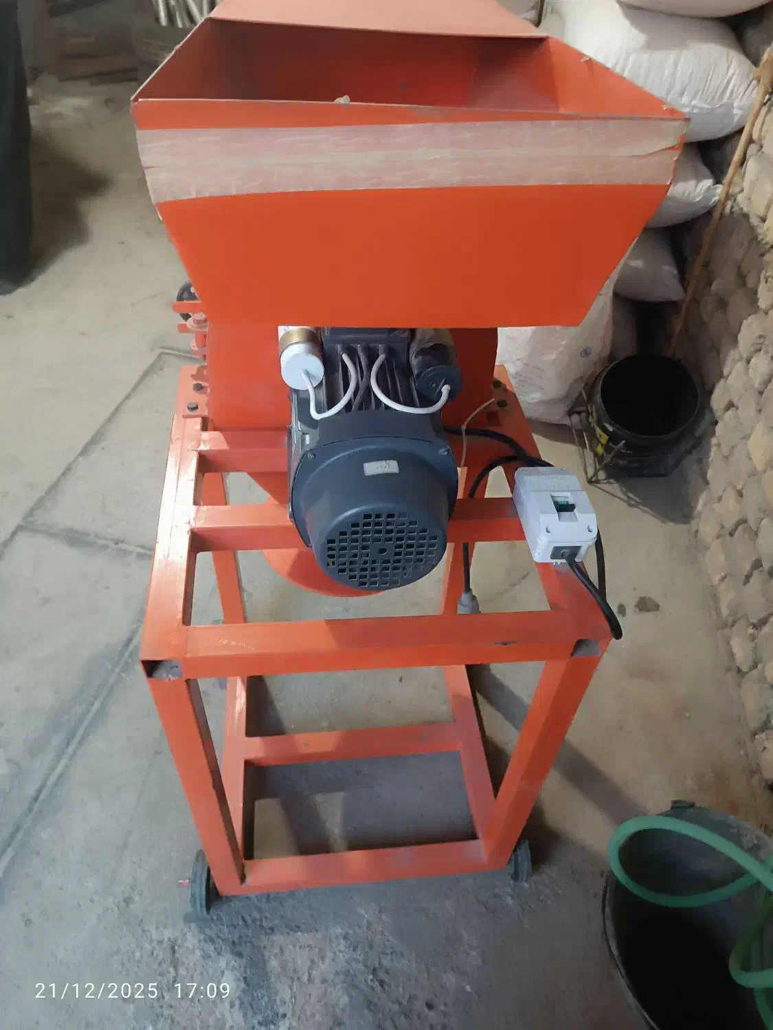 دستگاه آسیاب صنعتی با قدرت سه اسب|ماشینآلات صنعتی|اسلامآباد غرب, |دیوار