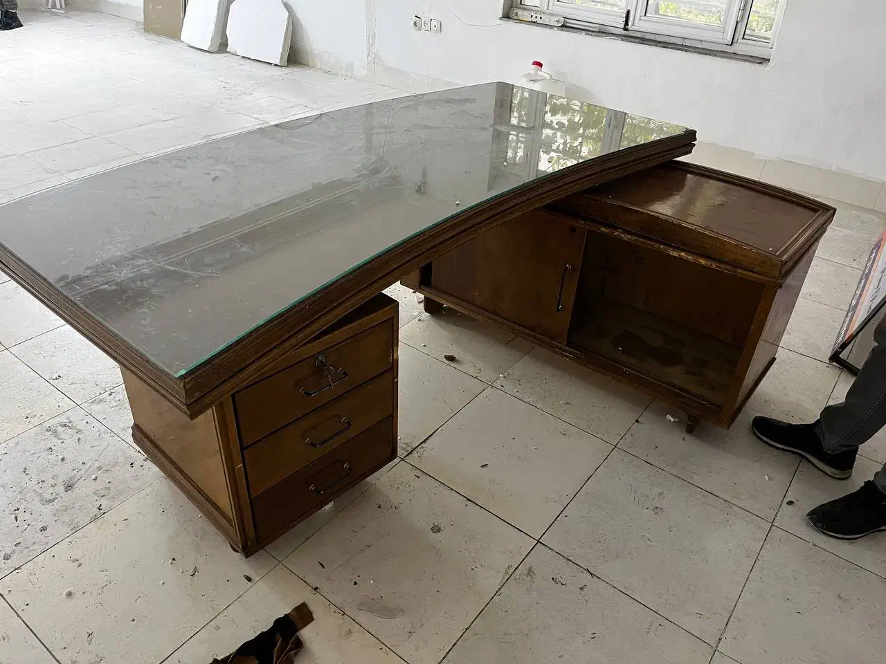 میز اداری، چوبی|دفتر کار|اردبیل, |دیوار