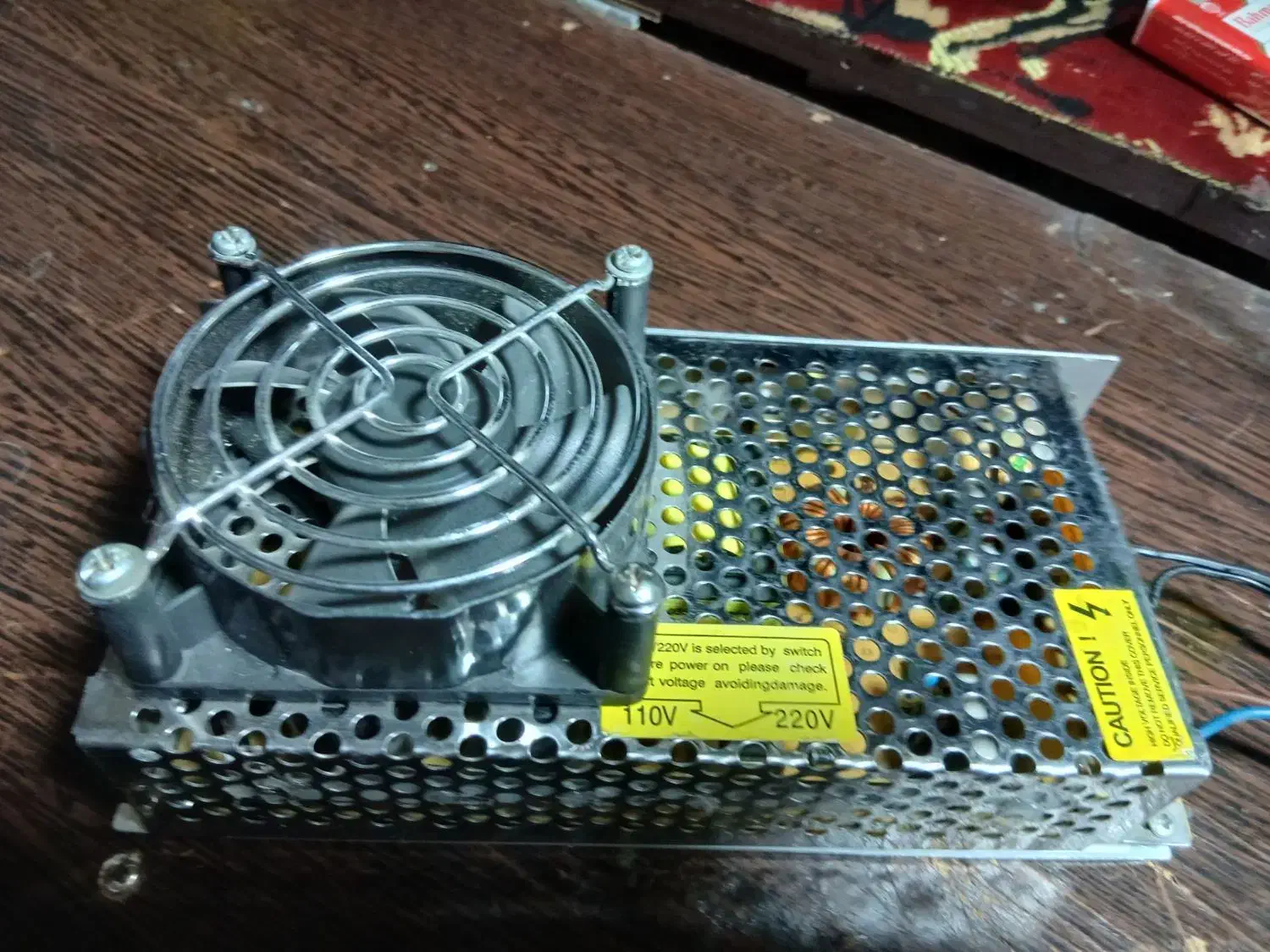 دستگاه 12ولت|پنکه و تصفیهکنندهٔ هوا|تربتحیدریه, بالا ولایت|دیوار