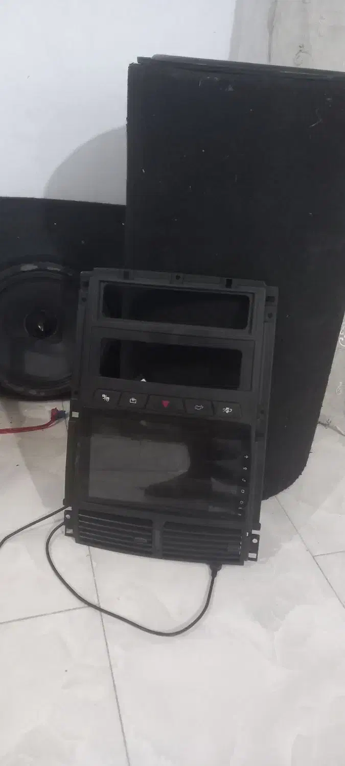 سیستم صوتی تصویری|صوتی و تصویری|رباطکریم, رباطکریم|دیوار