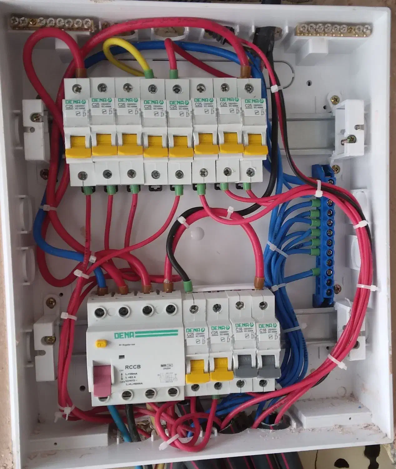 برقکاری صنعتی/برق کار ساختمانی|خدمات پیشه و مهارت|بندرعباس, |دیوار