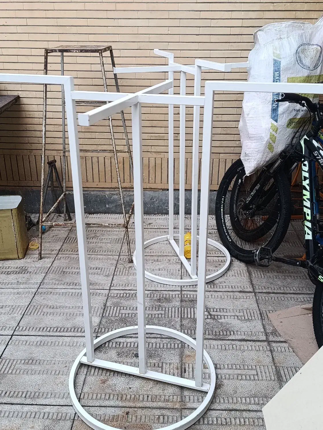 رگال لباس|بندرخت و رخت‌آویز|تبریز, |دیوار