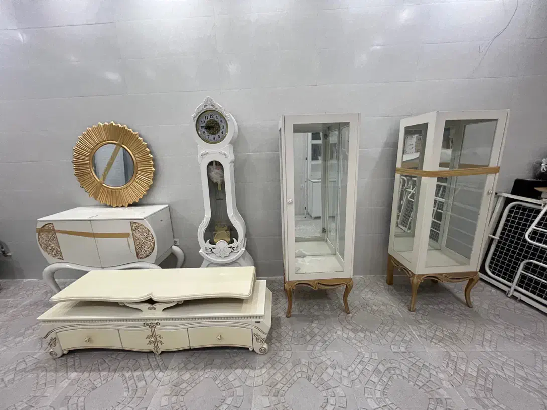 تعدادی لوازم چوبی منزل|مبلمان خانگی و میز عسلی|دوگنبدان, |دیوار