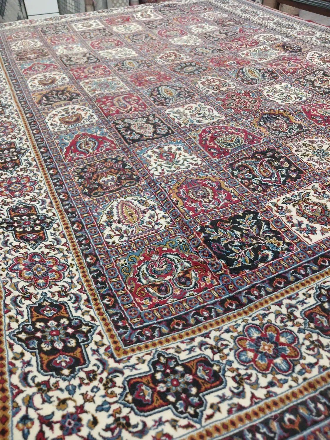 یک تخته فرش ۱۲متری خشتی|فرش|لنجان, |دیوار