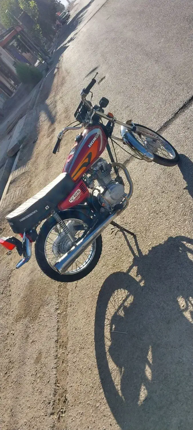 فروش هوندا ۱۲۵ مدل ۱۳۸۵|موتورسیکلت|لردگان, |دیوار