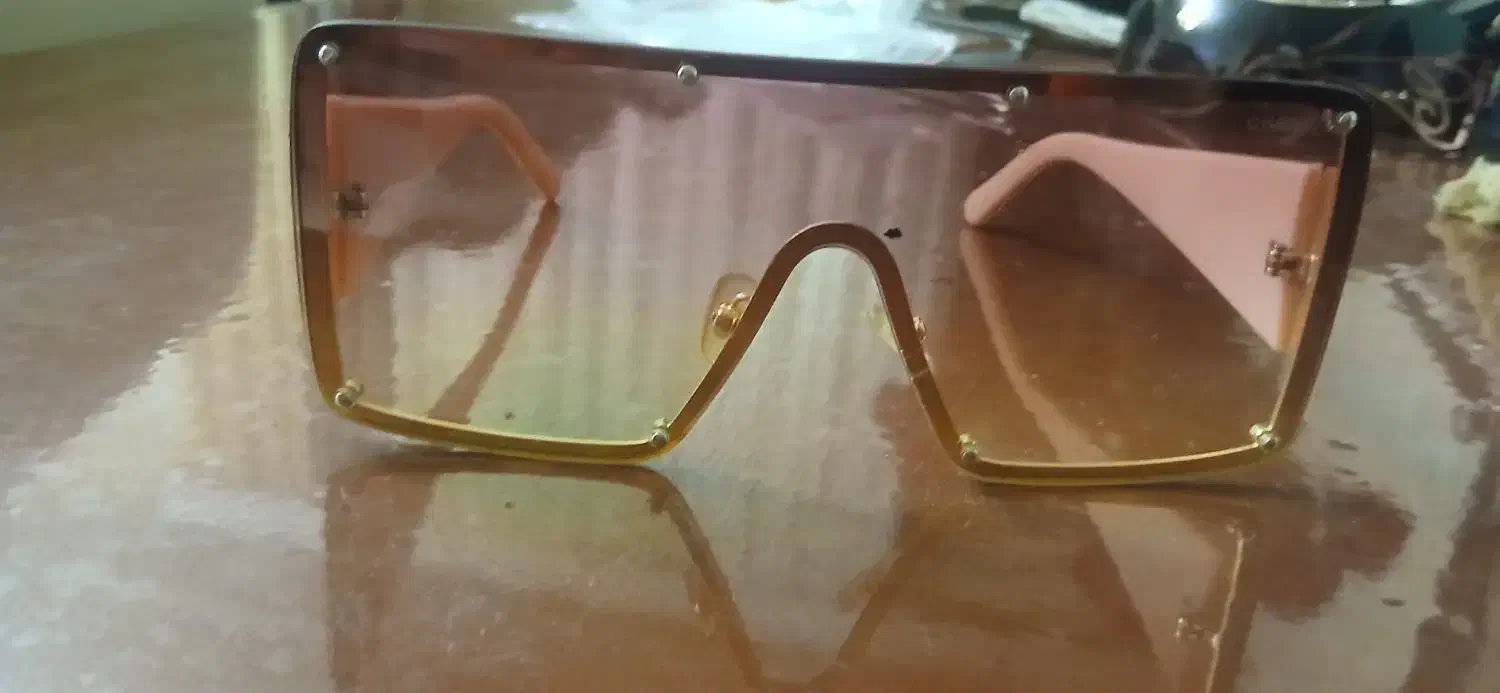 عینک|زیورآلات و اکسسوری|اندیشه, اندیشه فاز ۴|دیوار