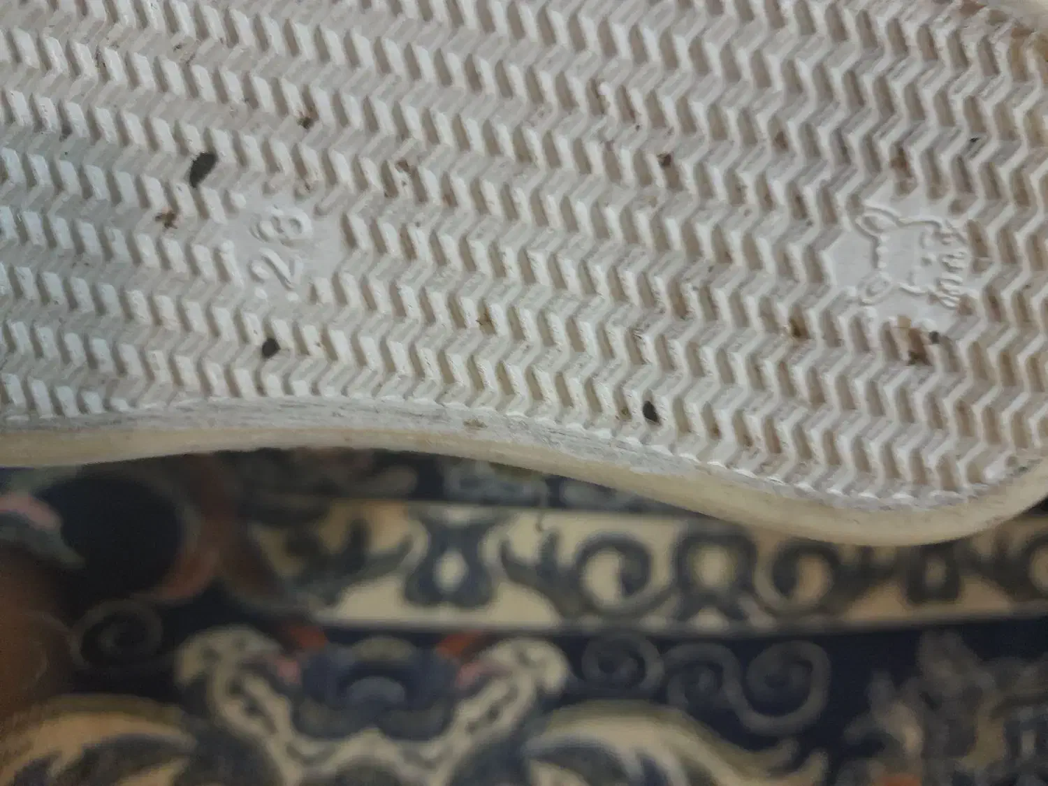 تعدادی لباس بچه گانه به فروش میرسد|کفش و لباس بچه|تهران, باغ خزانه|دیوار