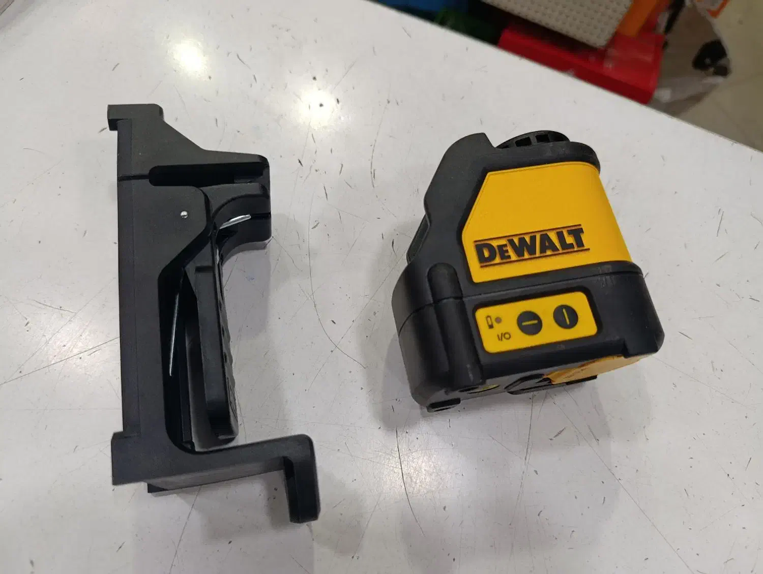 تراز لیزری دیوالت DW088CGمینی سنگ فرزانگشتی رونیکس|ابزارآلات|محمدیه-قزوین, |دیوار