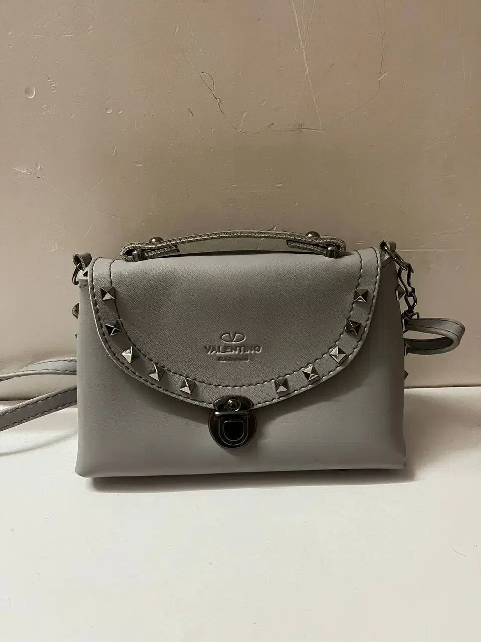 پافر ، کیف ، کفش|لباس|گنبد کاووس, |دیوار