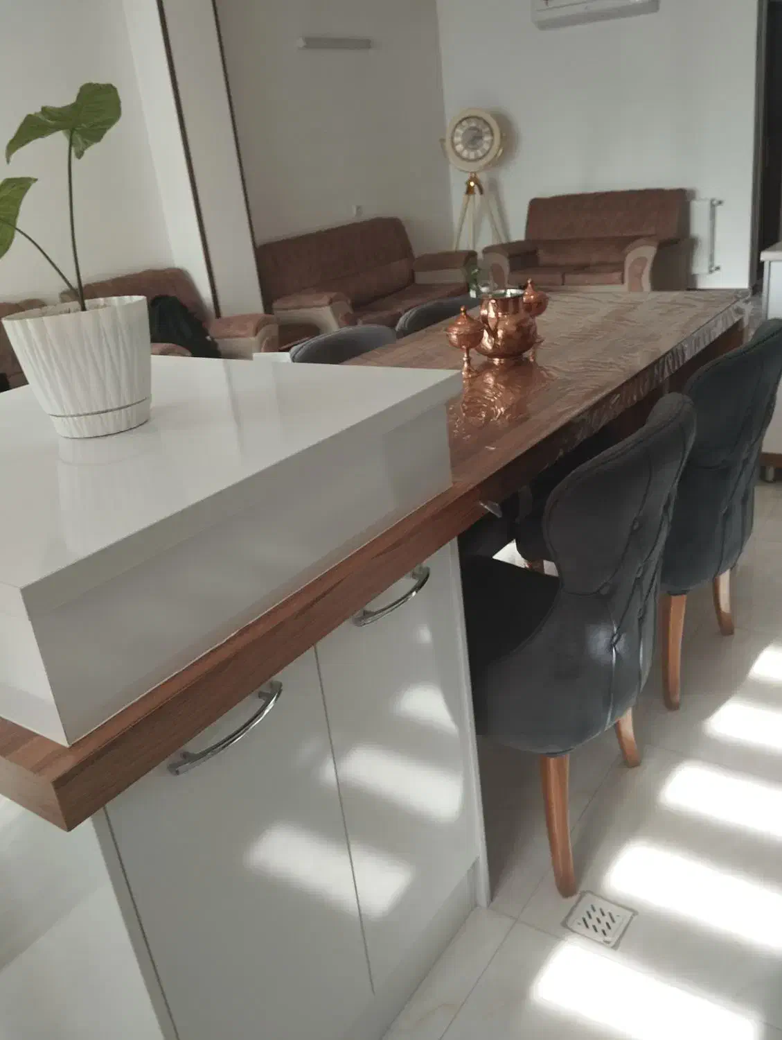 میز جزیره|میز و صندلی غذاخوری|برخوار, |دیوار