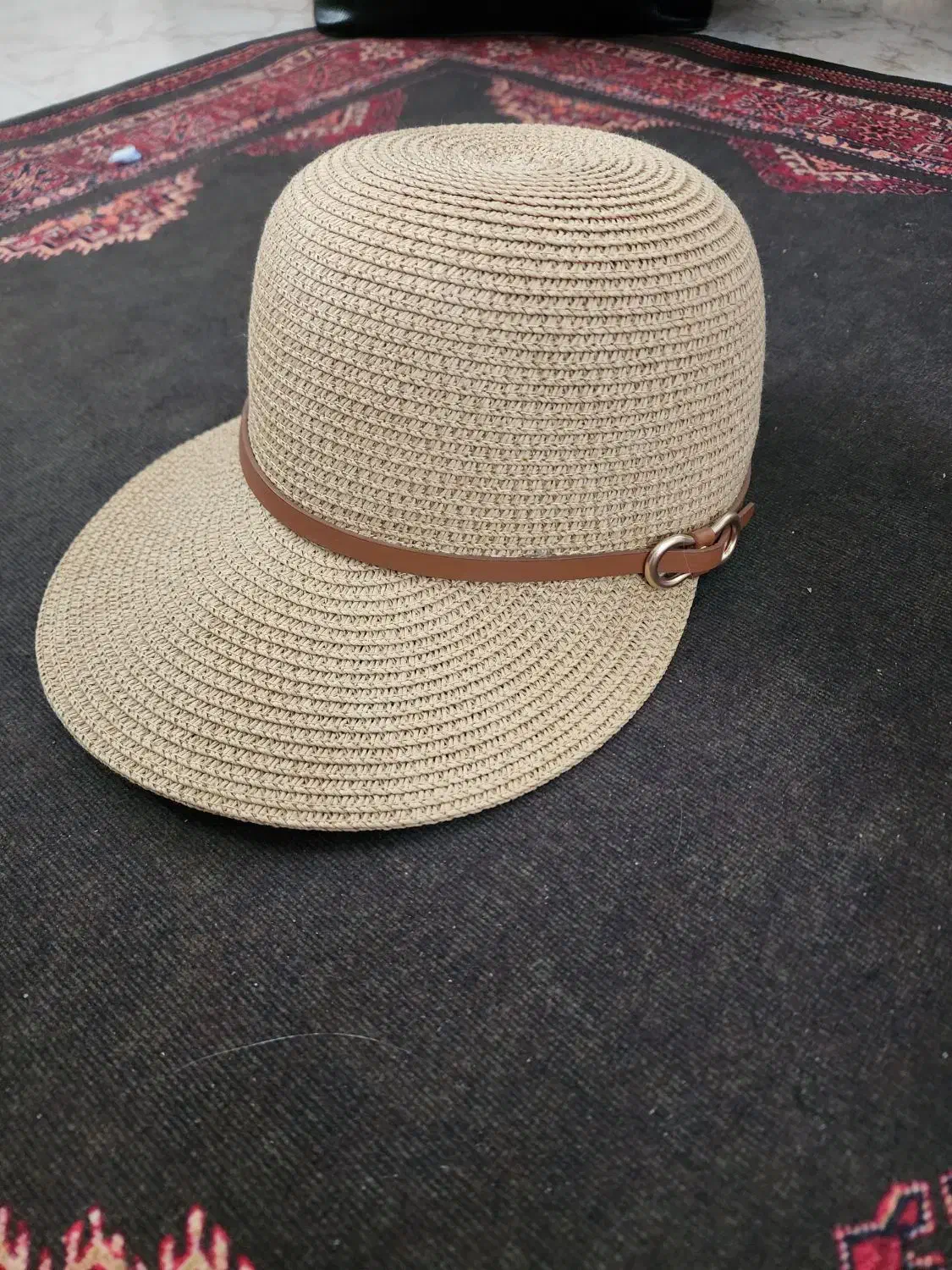 کلاه تابستانی|لباس|فردیس, دهکده|دیوار