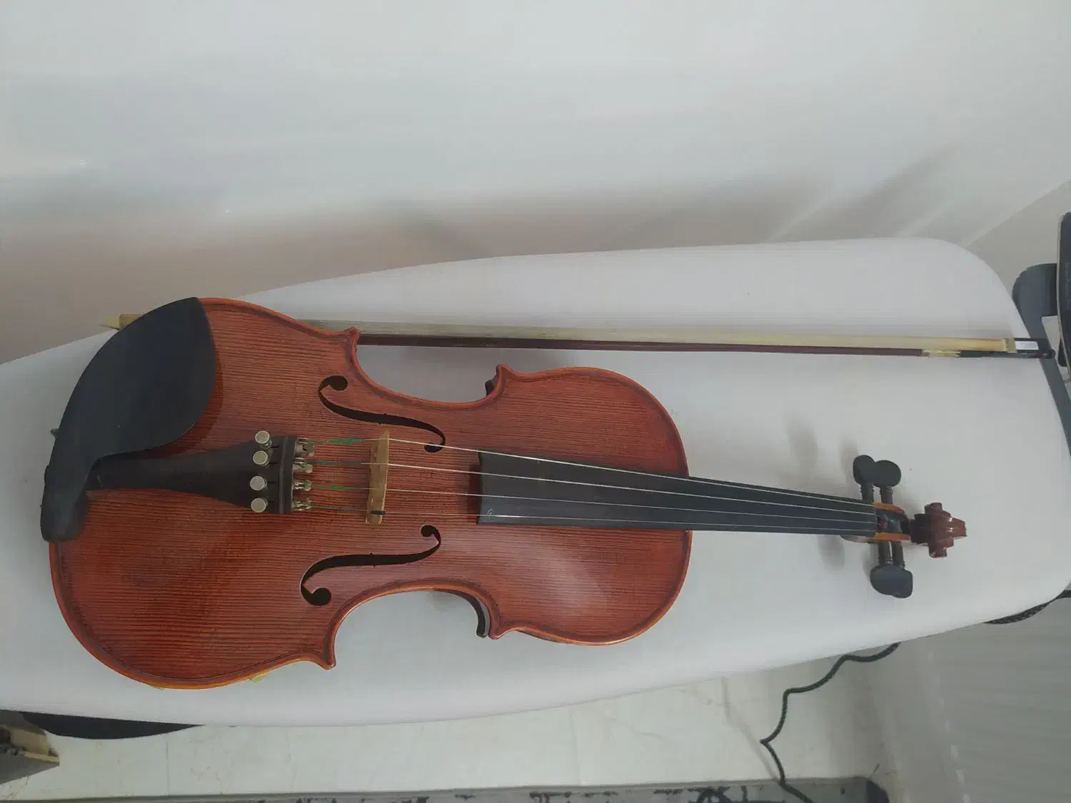 ویالون آماتی ۲۰۰|ویولن|قم, نیروگاه|دیوار