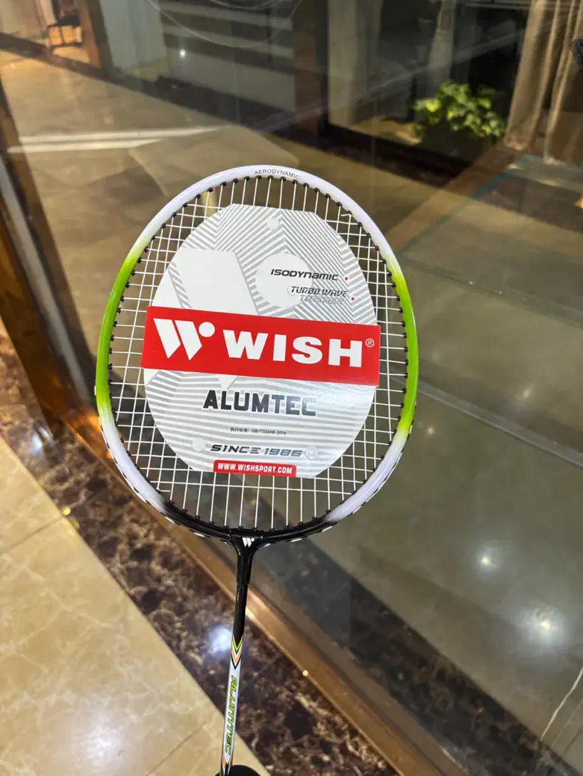 راکت بدمینتون ویش ۳۲۰|ورزش‌های توپی|تهران, نیروی هوایی (پیروزی)|دیوار