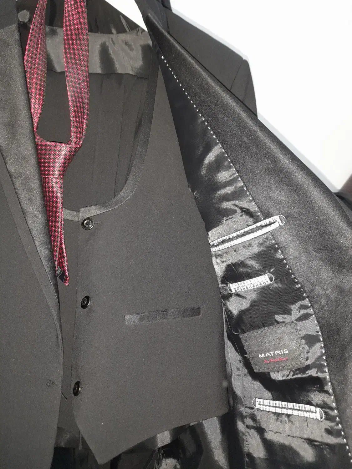 کت و شلوار|لباس|تربت جام, جامی|دیوار