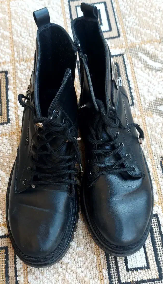 نیم بوت سایز ۳۹|کیف، کفش، کمربند|نیشابور, گمنام غربی|دیوار