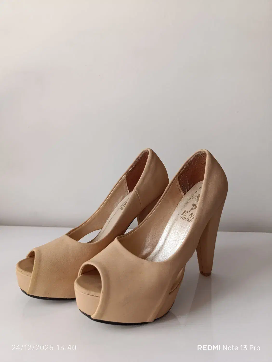 در حد نو|کیف، کفش، کمربند|گرمسار, |دیوار