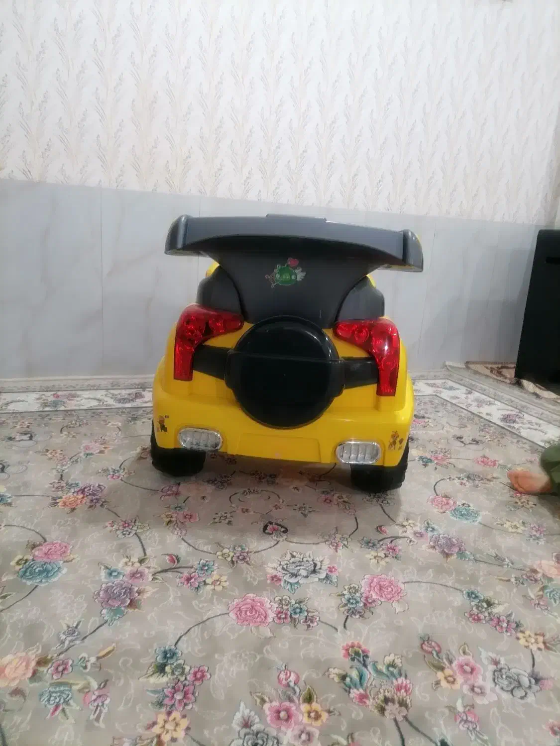 ماشین شارژی سالم|اسباب‌بازی بچه|ایلام, |دیوار