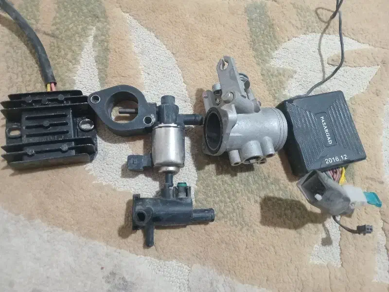 وسایل موتور نیمه انژکتور|قطعات یدکی و لوازم جانبی|ابرکوه, |دیوار