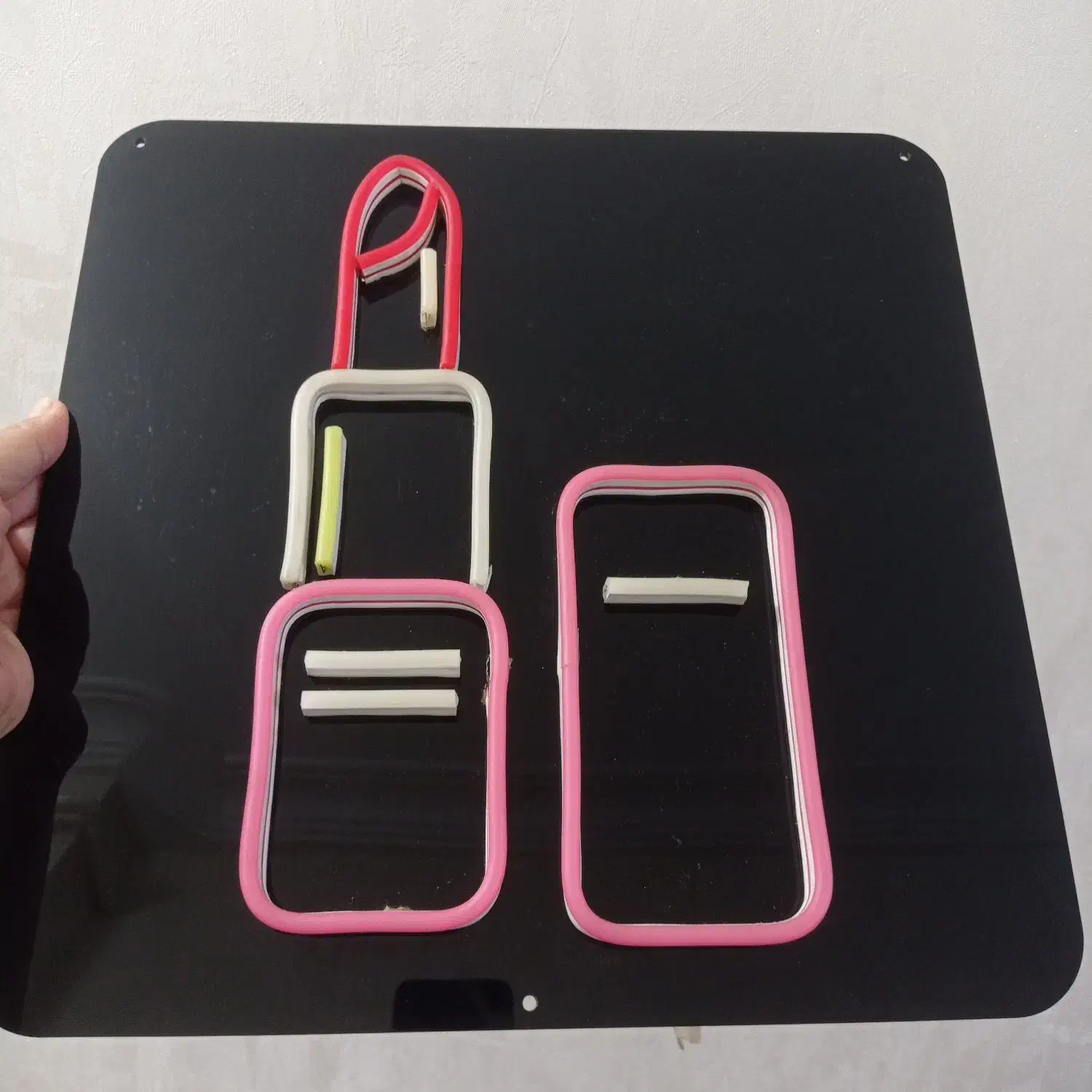 نئون تبلیغاتی-آرایشگاهی|فروشگاه و مغازه|رشت, رشتیان|دیوار