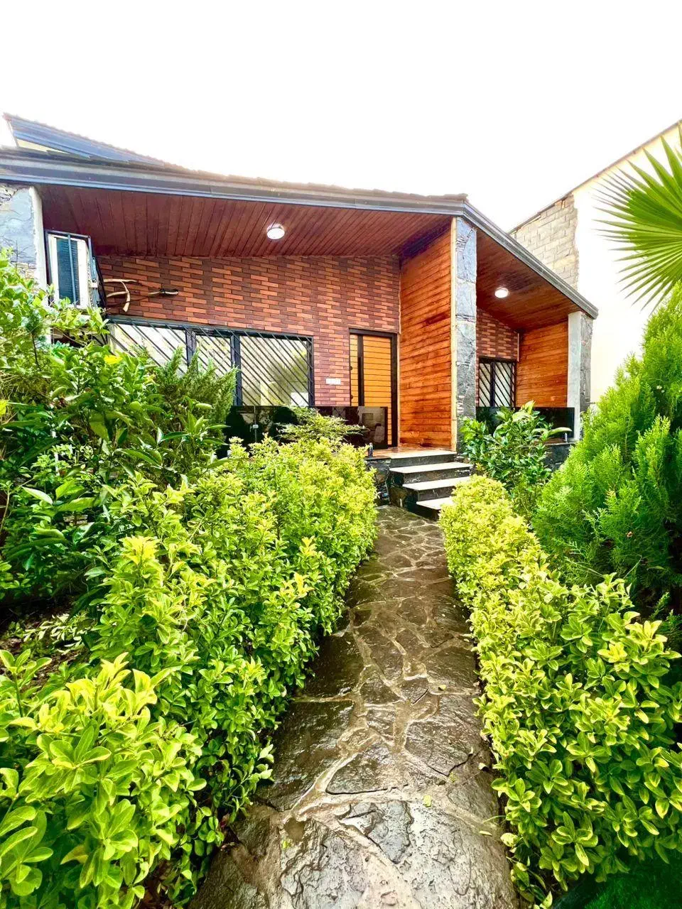 ۲۰۰ زمین سند دار با انشعابات ۱۳۰ متر بنا|فروش خانه و ویلا|تهران, حکیمیه|دیوار