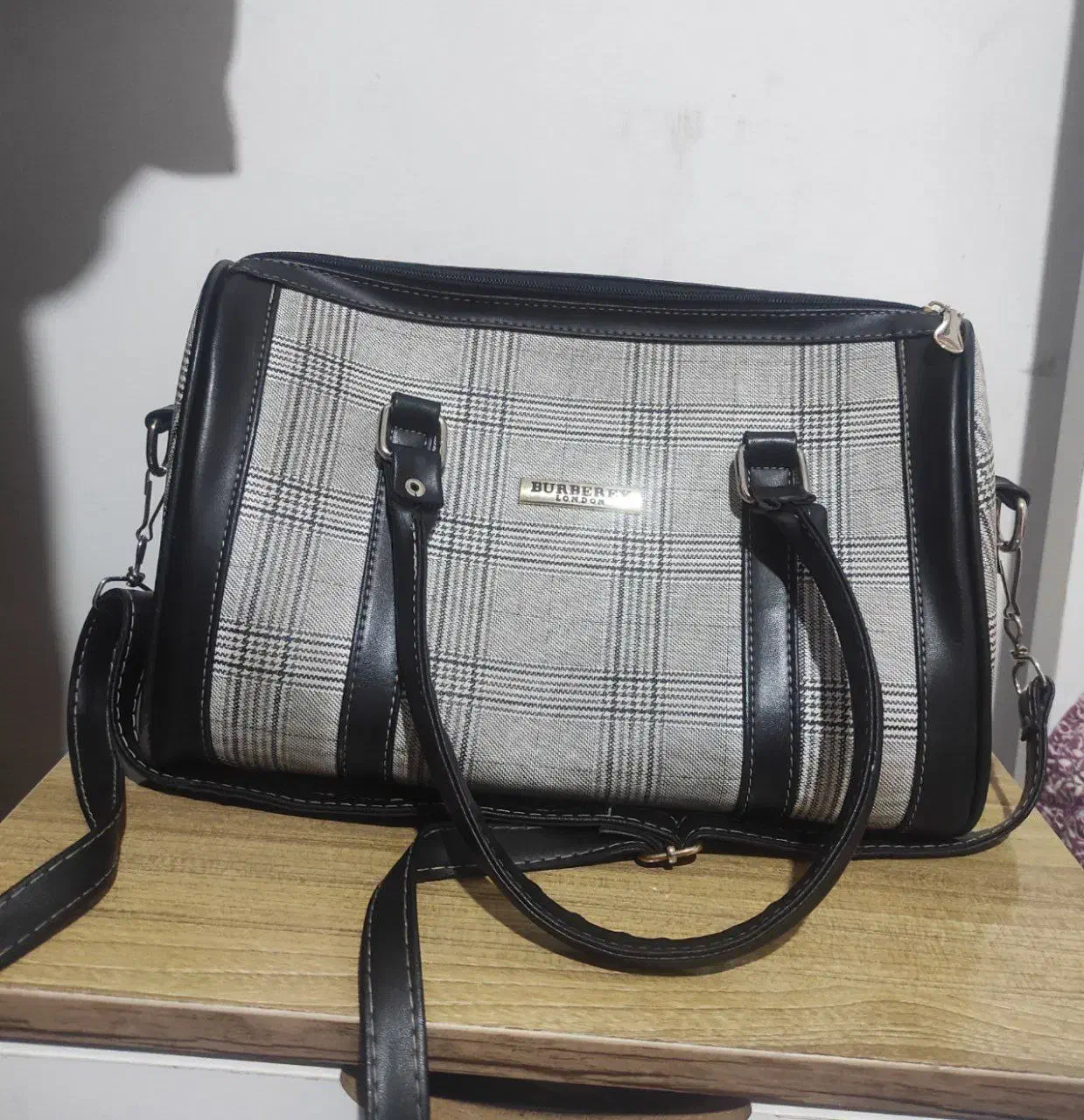 دو عدد کیف در حد نو|کیف، کفش، کمربند|بانه, |دیوار