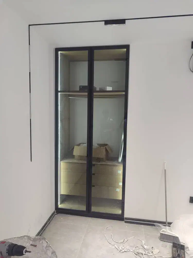 تعمیرات و خرده کاری کابینت و کمد دیواری کاردرجه ۱|خدمات پیشه و مهارت|بندرعباس, |دیوار