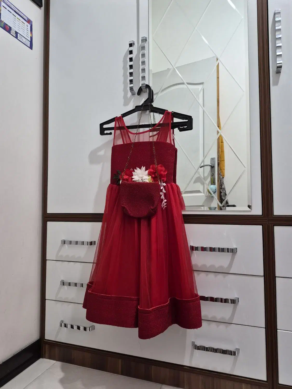 دوعدد لباس مجلسی بچگانه|لباس|اسلام‌شهر, شهرک قائمیه|دیوار