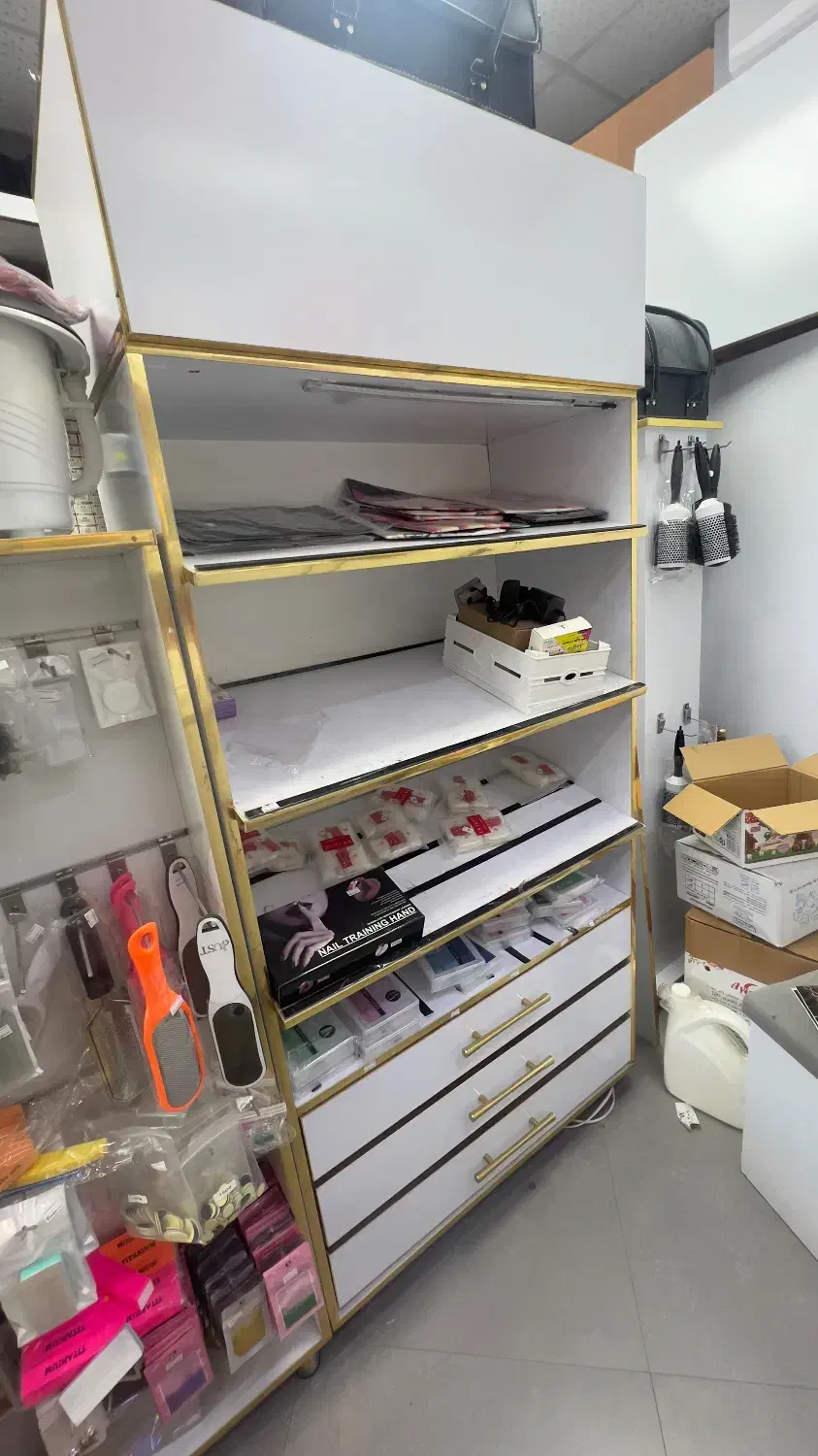 استند آرایشی ۳ کشو|آرایشگاه و سالن‌های زیبایی|رشت, امین الضرب|دیوار