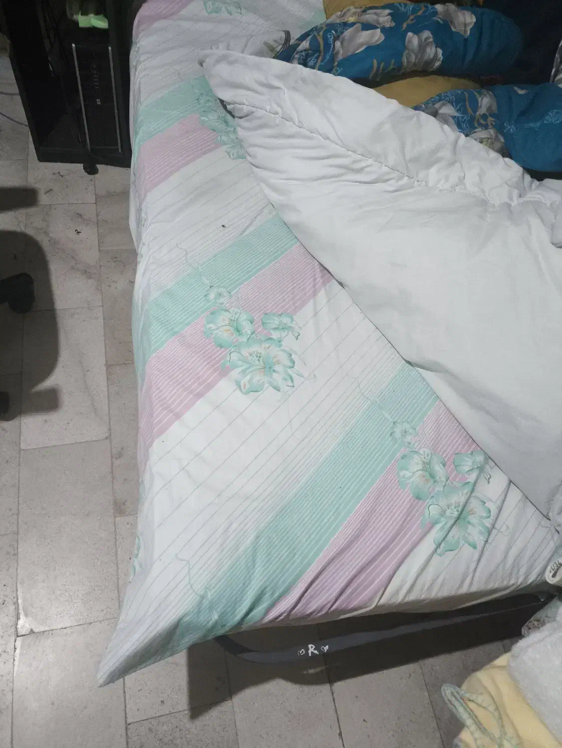 پایه تخت فلزی با تشک|تخت و سرویس خواب|تهران, حکمت|دیوار