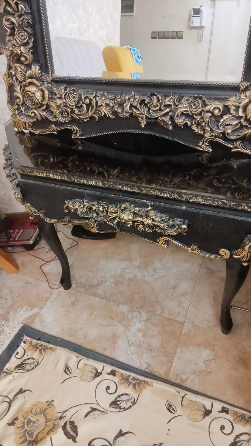 آینه|آینه|همدان, |دیوار