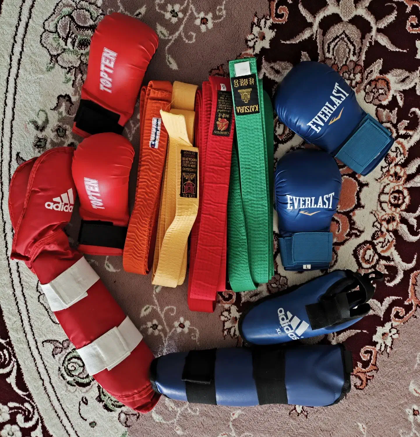 لباس کاراته|لباس|لنجان, |دیوار