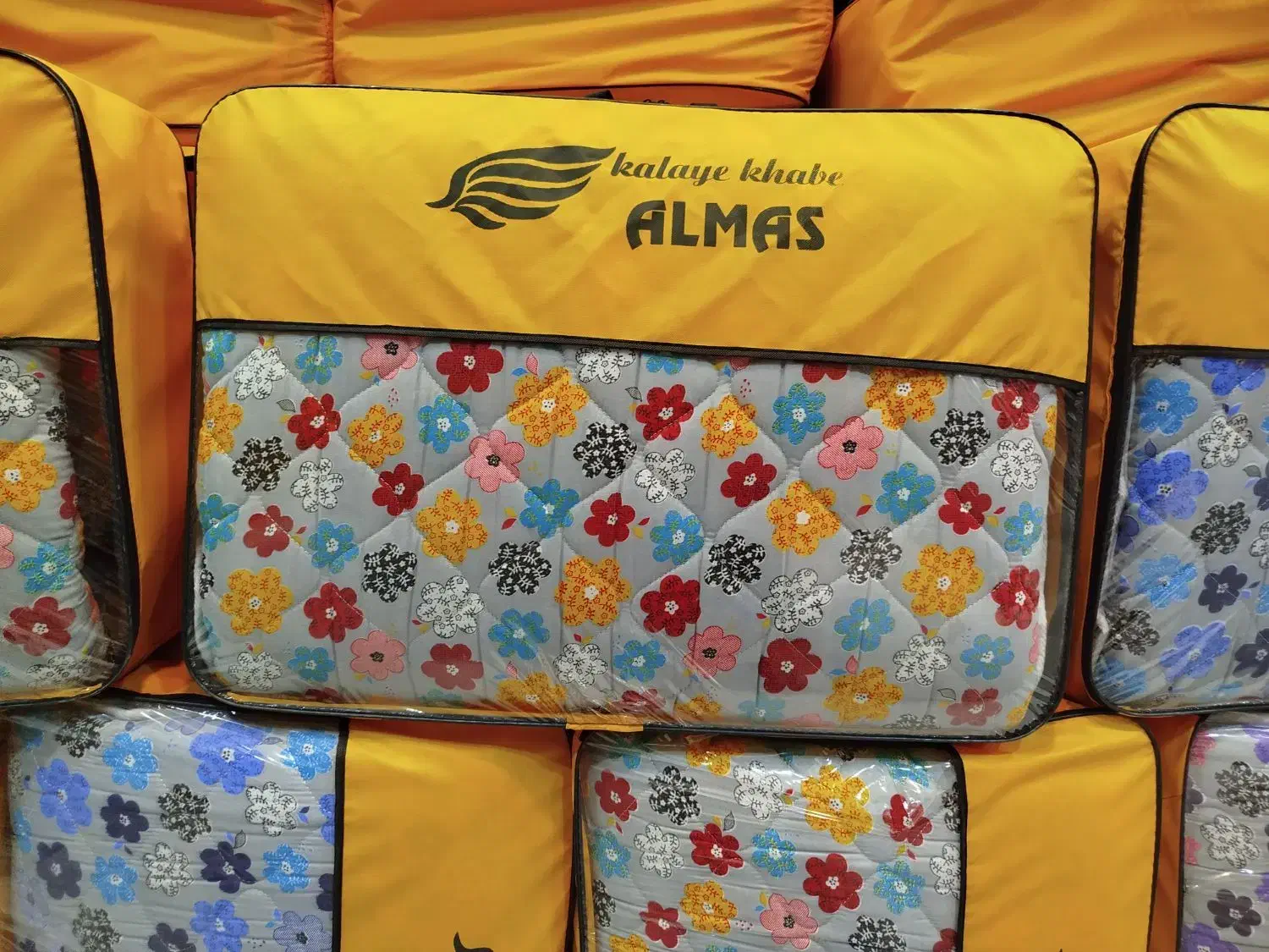 تشک|تشک تختخواب|دوگنبدان, |دیوار