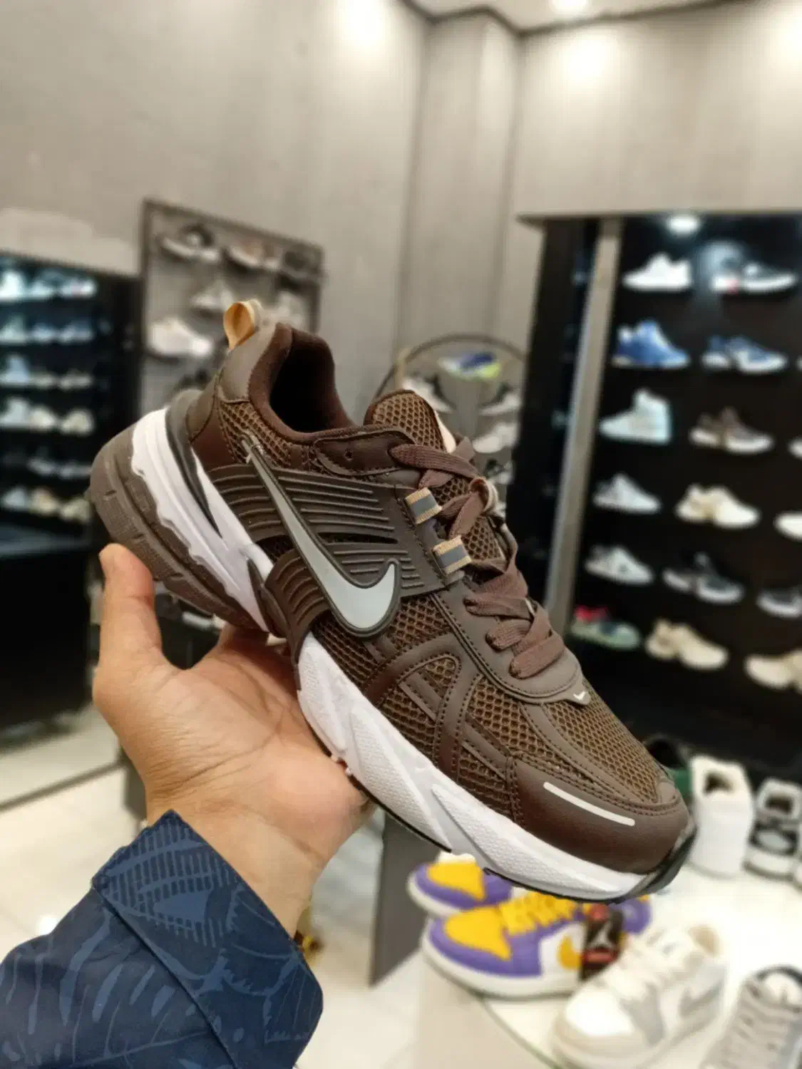 نایک v2k مردانه|کیف، کفش، کمربند|فریدون‌کنار, |دیوار