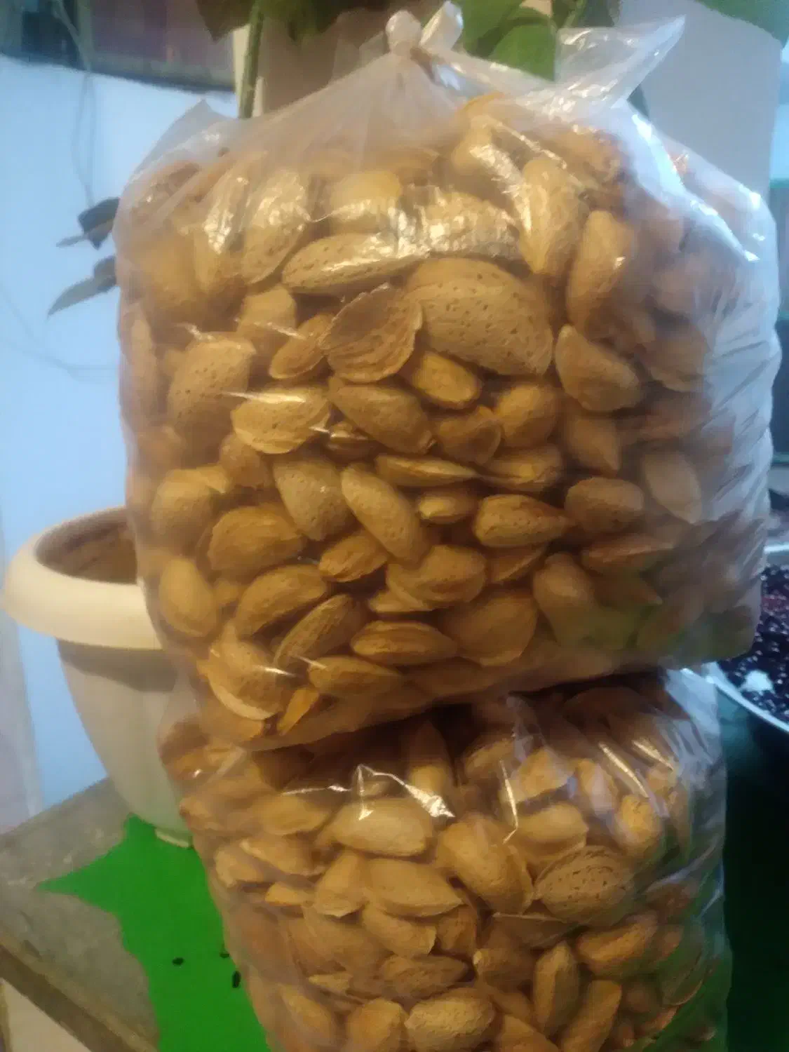 بادام|خوردنی و آشامیدنی|اردل, |دیوار