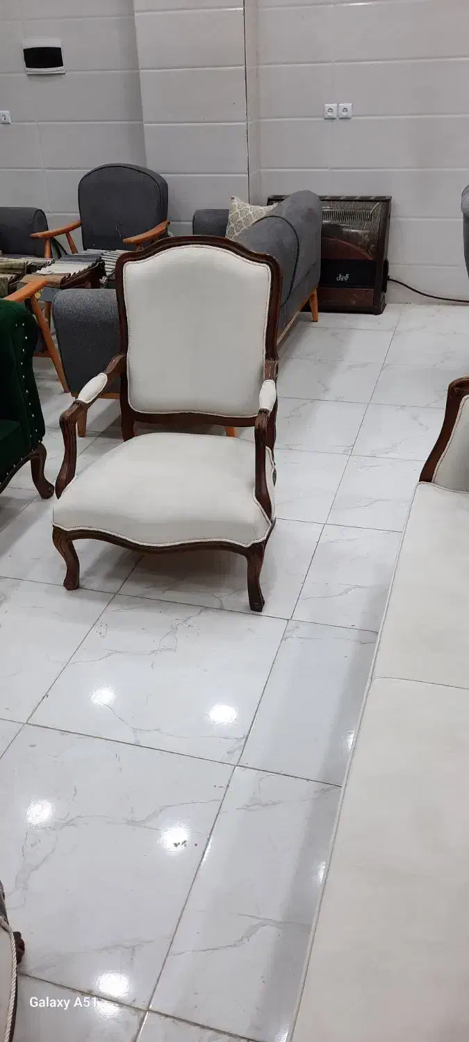 مبل فرانسوی با چستر|مبلمان خانگی و میز عسلی|جعفرآباد, |دیوار