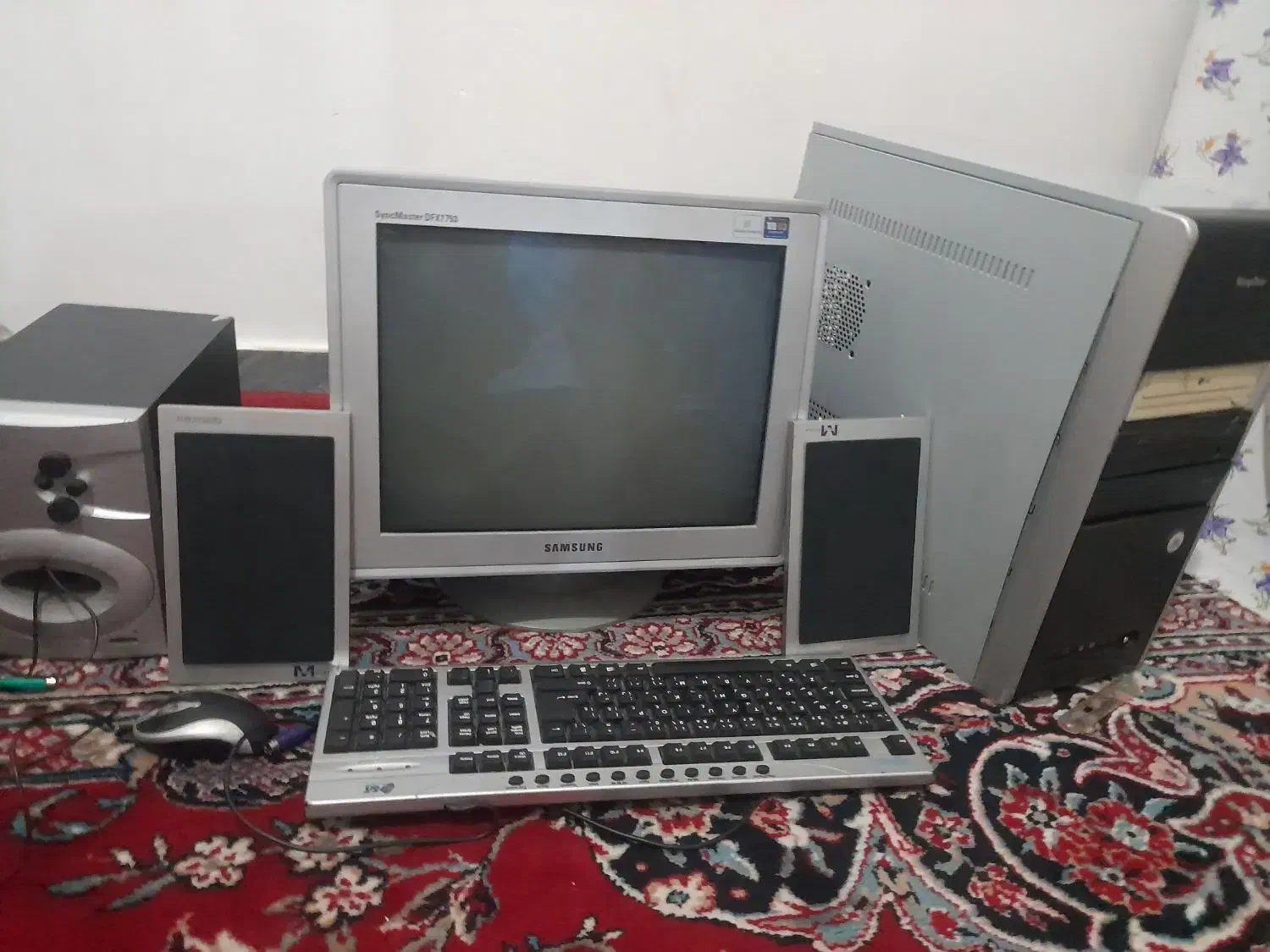 یک عددکامپیوترقدیمی|رایانه رومیزی|اردبیل, |دیوار