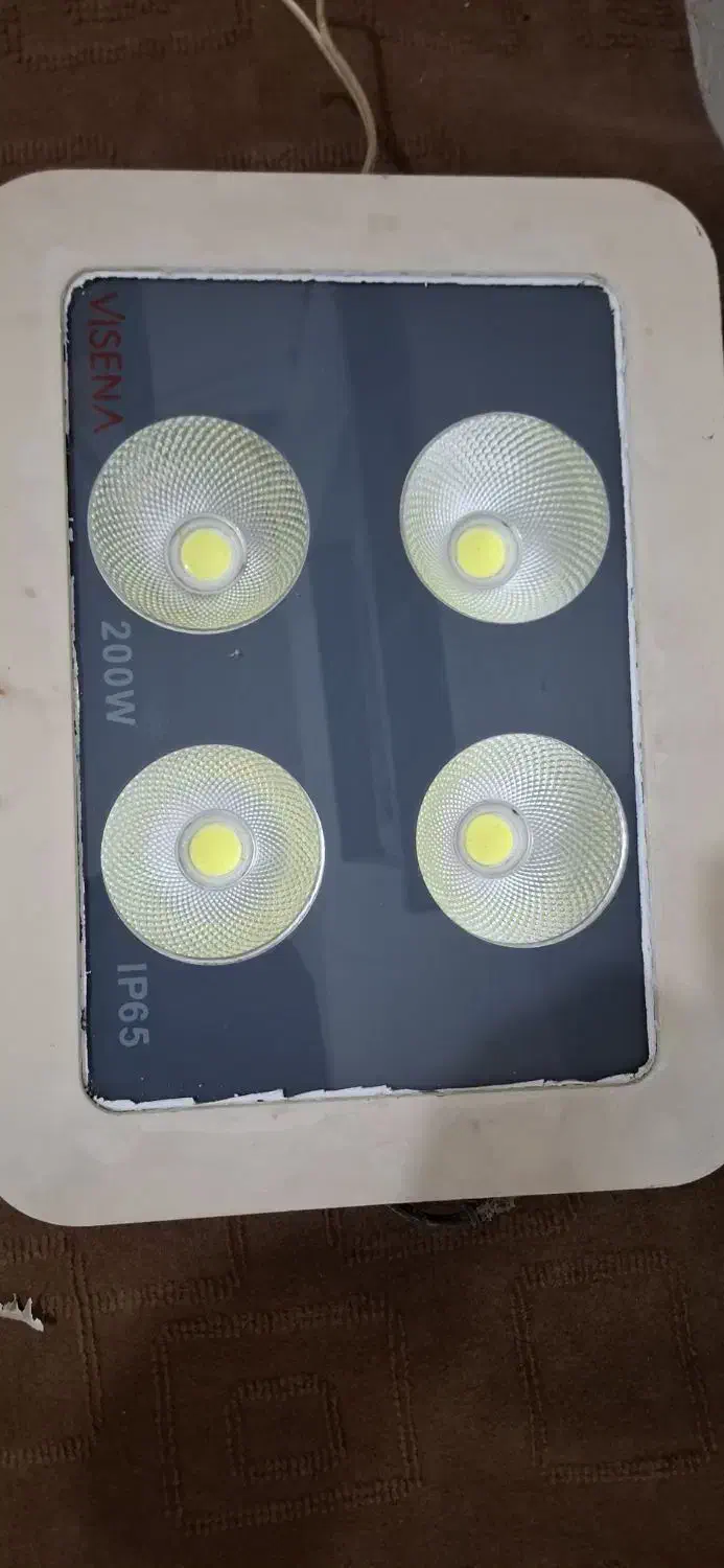 پروژکتور ۲۰۰ وات بسیار پرنور|لامپ و چراغ|بندرعباس, |دیوار