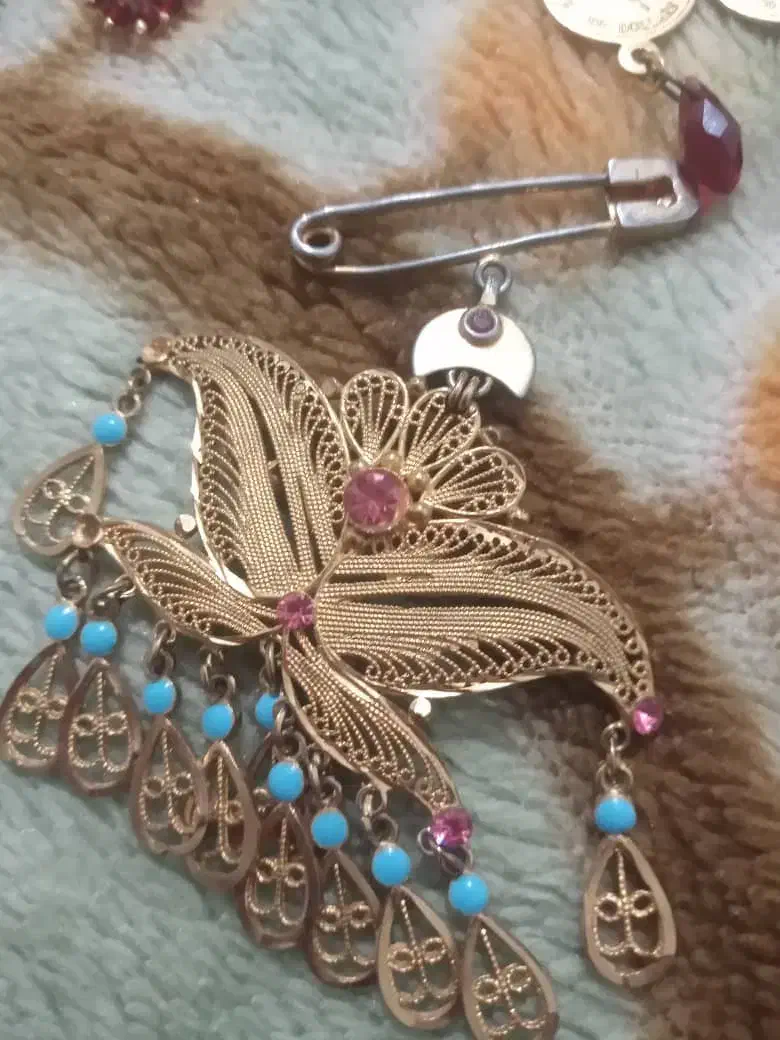 فروش چند دست لباس محلی|لباس|دهدشت, |دیوار