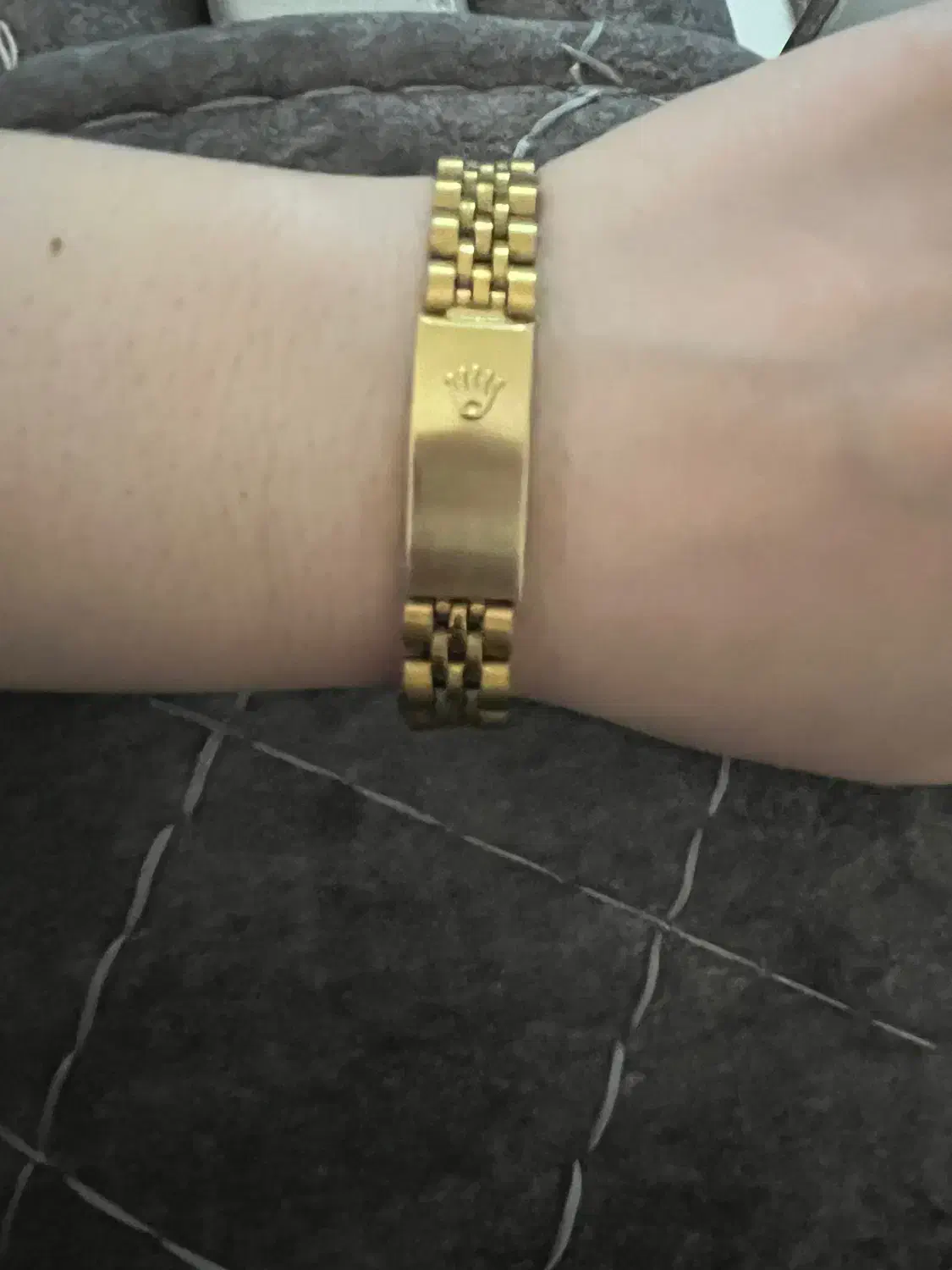 ساعت رولکس|ساعت|نیشابور, هفده شهریور|دیوار